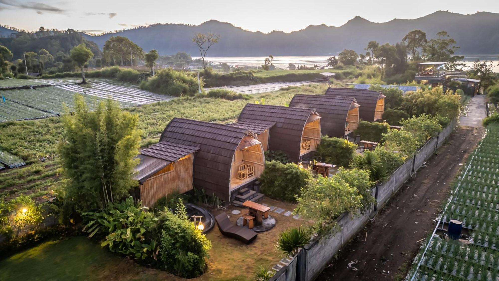 Tegal Bamboo Cottages & Private Hot Spring Baturaja  Kültér fotó