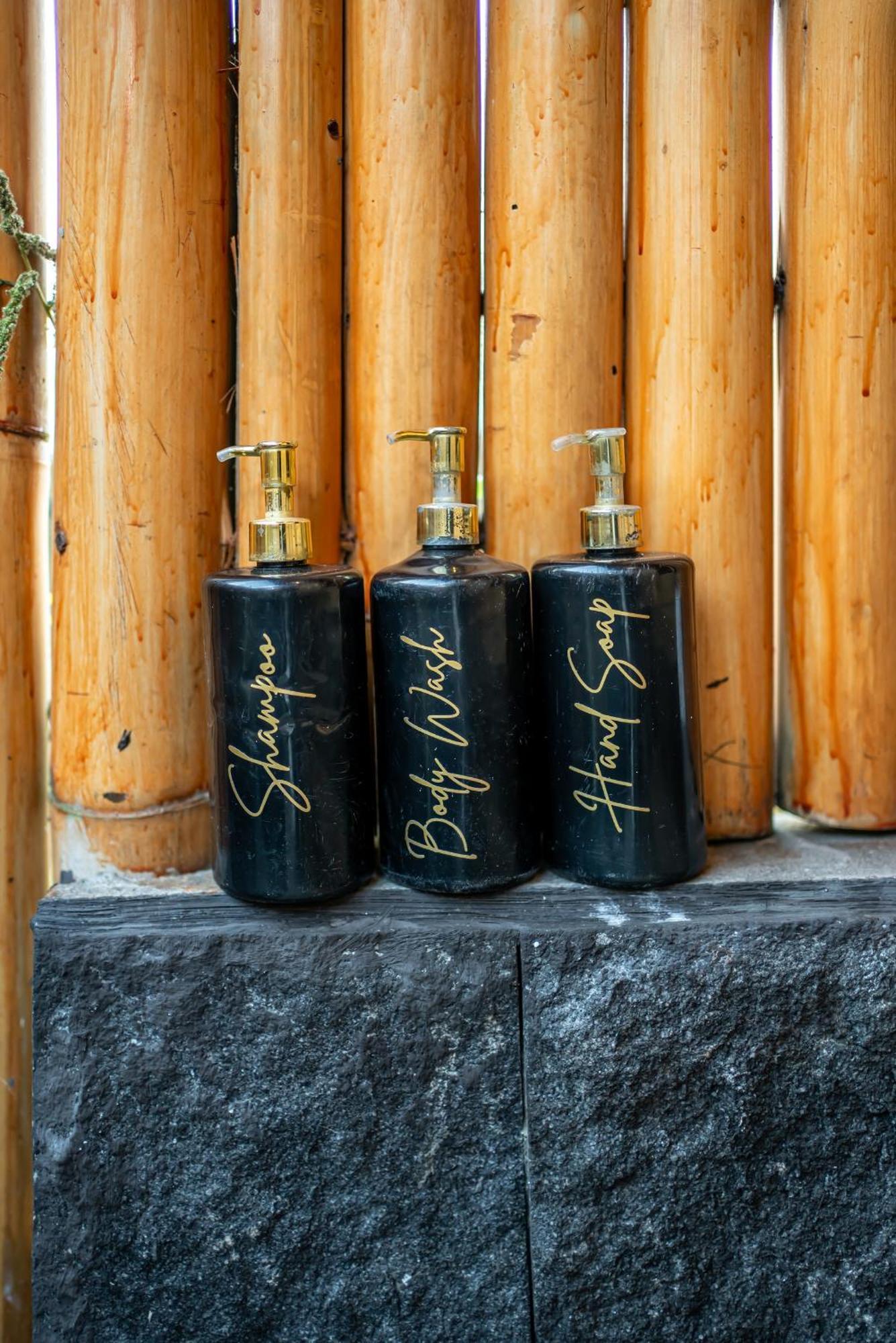 Tegal Bamboo Cottages & Private Hot Spring Baturaja  Kültér fotó